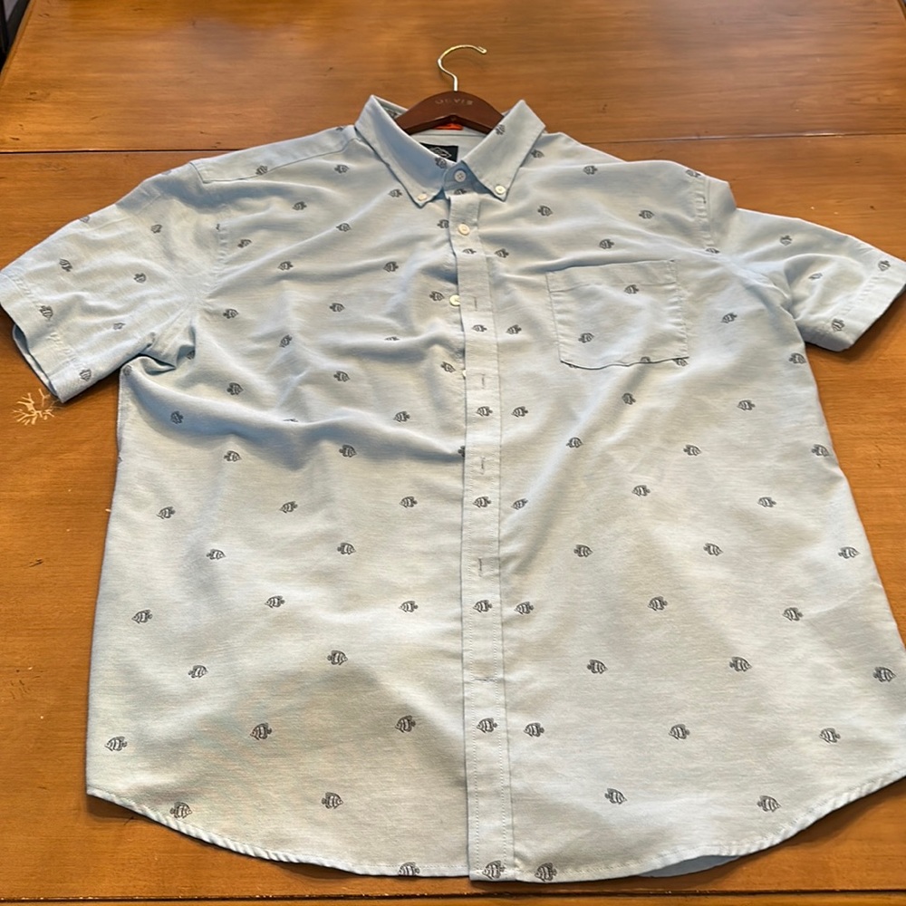 St. John’s Bay blue short sleeve button down shirt with fish